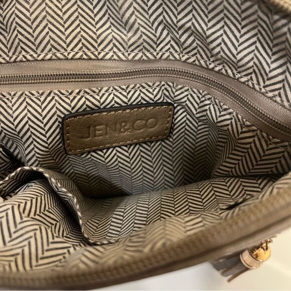 Jen & Co. Tara Vegan Crossbody - Picture 8 of 10